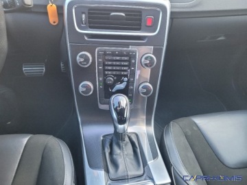 Volvo S60 II Sedan Facelifting 2.0 D4 DRIVE-E 190KM 2018 Volvo S60 2.0D4 R-Designe Rewelacja Bezwypadkowy 2.0 Diesel 190KM, zdjęcie 12