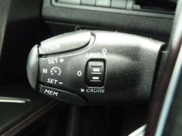 Peugeot 5008 II Crossover 1.2 PureTech 130KM 2017 Peugeot 5008 GT LINEKLIMATYZACJASKORYPANORAMA DACHNAWIGACJAELEKTRYKA7 OSOB, zdjęcie 20