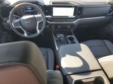 Chevrolet Silverado II 2024 Chevrolet Silverado k1500 lt trail boss, 2024r., 4x4, 6.2L 6.2 Benzyna, zdjęcie 6