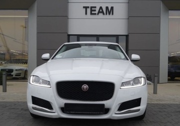 Jaguar XF II Sedan 2.0 i4D 180KM 2018 Jaguar XF 2.0 Diesel 180KM, zdjęcie 4
