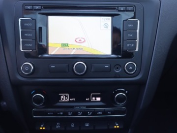 Skoda Rapid II Spaceback 1.2 TSI 105KM 2014 Skoda Rapid Spaceback 1.2 TSI, Salon Polska, Navi, zdjęcie 11