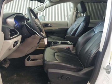 Chrysler Pacifica II 2022 Chrysler Pacifica Touring L, 2022r., 3.6L 3.6 Benzyna 287KM, zdjęcie 7