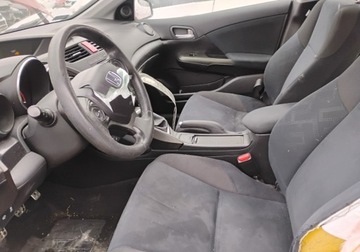 Honda Civic IX Hatchback 5d 1.6 i-DTEC 120KM 2013 Honda Civic 2013r, 1.6 Diesel. Uszkodzony lewy przod i tyl. 1.6 Diesel, zdjęcie 7