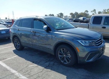 Volkswagen Tiguan II 2023 Volkswagen Tiguan 2023, 2.0L, 4x4, SE, od ubezpieczalni 2.0 Benzyna 184KM, zdjęcie 2