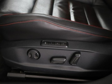 Volkswagen Golf VII GTI 3d Facelifting 2.0 TSI 245KM 2019 Volkswagen Golf full LED skóra el. sterowane, zdjęcie 38