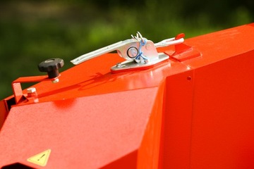 Измельчитель веток ARPAL AM-120BD. Режет ветки до 120 мм.