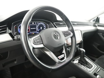 Volkswagen Passat B8 Variant Facelifting 2.0 TDI 240KM 2020 Volkswagen Passat 2.0 TDI 4Mot. Elegance DSG 240KM, zdjęcie 11