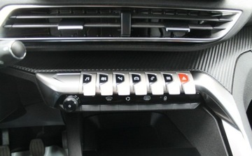 Peugeot 5008 II Crossover Facelifting 1.2 PureTech 130KM 2023 Peugeot 5008 1.2 Benzyna 131KM, zdjęcie 17