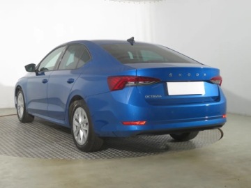 Skoda Octavia IV Liftback 1.5 TSI EVO 150KM 2022 Skoda Octavia 1.5 TSI, Salon Polska, zdjęcie 3