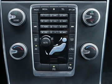 Volvo V60 I Kombi Facelifting 2.0 D4 DRIVE-E 181KM 2014 Volvo V60 D4 2.0, Salon Polska, Serwis ASO, zdjęcie 20