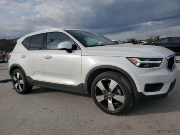 Volvo XC40 2022 Volvo XC 40 Volvo XC40 T5 AWD Momentum z 2022 roku , od firmy ubezpieczeni, zdjęcie 1
