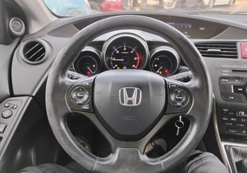 Honda Civic IX Hatchback 5d 2.2 i-DTEC 150KM 2012 Honda Civic 2012r, 2.2 CDTI. Lekko uszkodzony lewy przod. Jezdzi. 2.2, zdjęcie 10