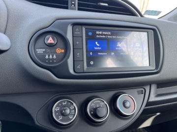 Toyota Yaris III Hatchback 5d Facelifting 2017 1.5 Dual VVT-iE 111KM 2020 Toyota Yaris 1.5 Premium III (2011-2019) 1.5 Premi, zdjęcie 9