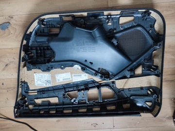 Обивка боковой панели левая передняя W117 CLA Mercedes