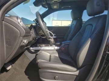 Mercedes GLB 2023 Mercedes-Benz GLB 250 2023 2.0L 2.0 Benzyna 221KM, zdjęcie 7