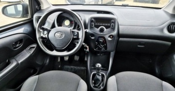 Toyota Aygo II Hatchback 3d Facelifting 1.0 VVT-i 72KM 2021 Toyota Aygo BENZYNA KLIMA 5 drzwi super oakzja POLECAMY Benzyna, zdjęcie 34