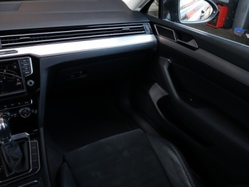 Volkswagen Passat B8 Limousine 2.0 TSI BlueMotion Technology 220KM 2015 VW Passat 2.0 TSI, Salon Polska, Serwis ASO, zdjęcie 7