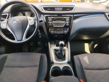 Nissan Qashqai II Crossover 1.6 dCi 130KM 2016 Nissan Qashqai Salon PL 4X4 1,6T diesel manual 1.6 Diesel 130KM, zdjęcie 12