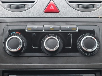 Volkswagen Caddy III Kombi Facelifting 1.6 TDI 102KM 2011 VW Caddy 1.6 TDI, Klima, Tempomat, Parktronic,ALU, zdjęcie 11