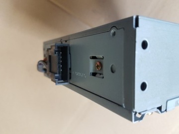 CD-ЧЕЙНДЖЕР AUDI A4 B6 B7 8E0035111A