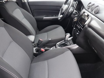 Suzuki Vitara III SUV Facelifting 1.4 BoosterJet 140KM 2019 Suzuki Vitara 1.4 BoosterJet, Salon Polska, zdjęcie 8