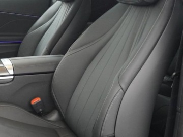 Mercedes CLE Coupe 2.0 200 204KM 2025 MERCEDES-BENZ CLE 200 4-Matic AMG Line 2.0 (204KM) 2025, zdjęcie 4