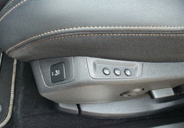 Peugeot 5008 II Crossover 2.0 BlueHDI 180KM 2020 Peugeot 5008 GT Line7 osobowySalon PLPanoramaMasazePo serwisieGwarancja 12, zdjęcie 17