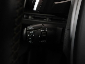 Peugeot 3008 II Crossover 1.5 BlueHDI 130KM 2019 Peugeot 3008 1.5 HDi Automat Business Klimatyzacja, zdjęcie 33