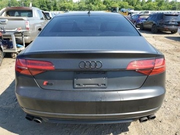 Audi A8 D4 S8 Facelifting 4.0 TFSI 520KM 2015 Audi S8 2015 Audi S8 4dr Sdn 4.0 Benzyna 520KM, zdjęcie 3