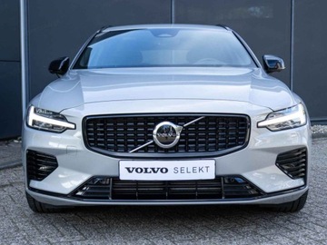 Volvo V60 II  2025 VOLVO V60 T6 AWD Plug-In Hybrid Plus Dark Combi 2.0 (398KM) 2025, zdjęcie 3