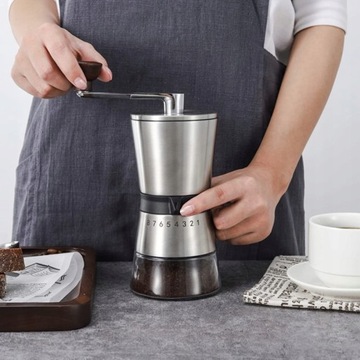 Ручная кофемолка с 8 настройками.