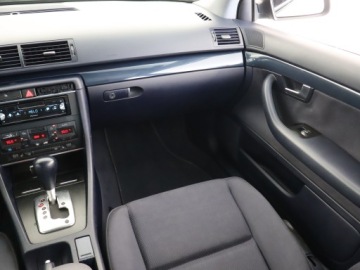 Audi A4 B6 Sedan 2.0 20V 131KM 2001 Audi A4 2.0, Automat, HAK, Klima, Klimatronic,ALU, zdjęcie 7