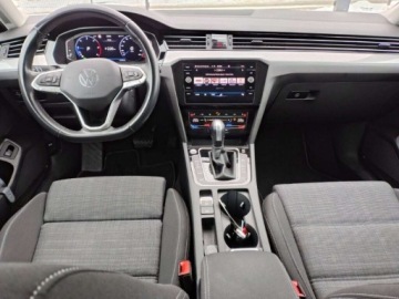 Volkswagen Passat B8 Limousine Facelifting 2.0 TDI SCR 150KM 2021 Volkswagen Passat VatMarzaVirtual CockpithakACC kameraod DealeraRata od 90, zdjęcie 9
