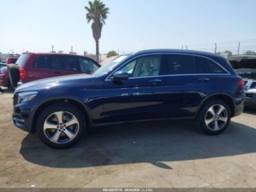 Mercedes GLC C253 2018 Mercedes-Benz GLC 300 4Matic 2018 2.0l 2.0 Benzyna 241KM, zdjęcie 2