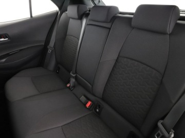 Toyota Corolla XII Hatchback 1.2 Turbo D-4T 116KM 2019 Toyota Corolla klima auto LED kamera, zdjęcie 16