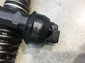 НАСОС ИНЖЕКТОР GOLF IV 1.9 TDI ATD 038130073AJ