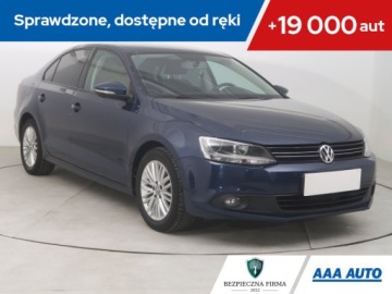 Volkswagen Jetta VI Sedan 1.2 TSI 105KM 2012 VW Jetta 1.2 TSI, Salon Polska, Serwis ASO, Klima