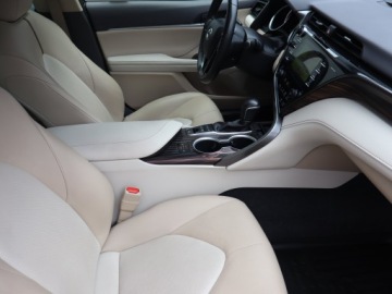 Toyota Camry IX Sedan 2.5 Hybrid Dynamic Force 218KM 2020 Toyota Camry 2.5 Hybrid, Salon Polska, Serwis ASO, zdjęcie 8