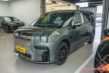  ZEEKR 009 ZEEKR 009 2024 Seven-seat Version Two-wheel Drive 108kWh Auto Pu