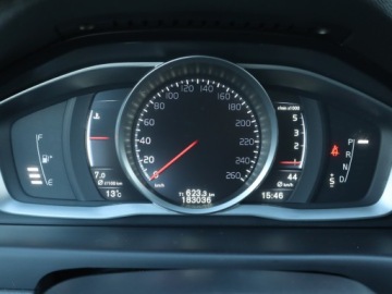Volvo V70 III Kombi Facelifting 2.0 D4 DRIVE-E 181KM 2015 Volvo V70 D4, 178 KM, Automat, Skóra, Navi, Xenon, zdjęcie 10