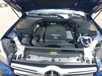 Mercedes GLC C253 2019 Mercedes-Benz GLC 2019 Mercedes-Benz GLC GLC 300 4MATIC SUV 2.0 Benzyna, zdjęcie 8