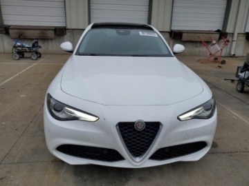 Alfa Romeo Giulia II Sedan Facelifting 2.0 Turbo 280KM 2021 Alfa Romeo Giulia Ti 2021 2.0l 2.0 Benzyna 280KM, zdjęcie 5