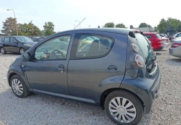 Citroen C1 I Hatchback 1.0 i 68KM 2008 Citroen C1 Citroen C1 Benzyna 68KM, zdjęcie 2
