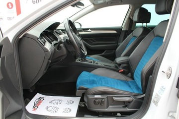 Volkswagen Passat B8 Variant Facelifting 2.0 TDI SCR 150KM 2022 Volkswagen Passat ELEGANCE 2.0 TDI DSG Salon PL GWARANCJA SelectCar+ FV 23%, zdjęcie 10