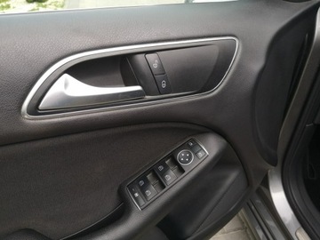 Mercedes Klasa B W246 Sports Tourer 180 BlueEFFICIENCY 122KM 2012 Mercedes B 180 1,6 16v 122KM # Klimatronik# Navi #, zdjęcie 9