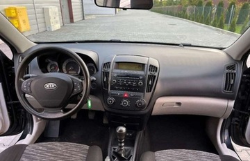 Kia Ceed I Hatchback 1.4 109KM 2008 Kia Ceed Kia Ceed 1.4 Benzyna 109 KM Klima 1.4 Benzyna 109KM, zdjęcie 17