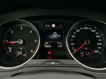 Volkswagen Passat B8 Variant Facelifting 2.0 TDI SCR 150KM 2022 Volkswagen Passat Variant APP | LED | Kamera Cofan, zdjęcie 14
