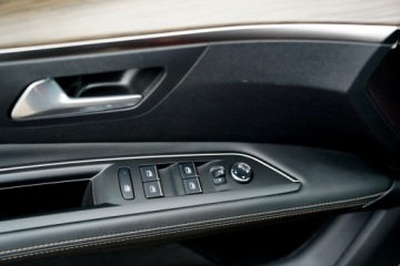 Peugeot 3008 II Crossover Facelifting  1.5 BlueHDi 130KM 2022 Peugeot 3008 GT full led skóra masaze ACC kamera, zdjęcie 17