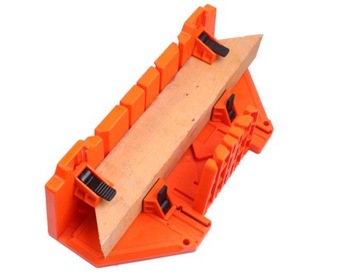 Торцовочная пила для резки лепнины под углом