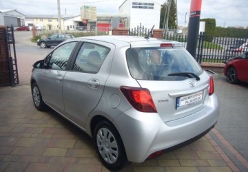 Toyota Yaris III Hatchback 5d Facelifting 1.33 Dual VVT-i 99KM 2017 Toyota Yaris Toyota Yaris III Salon PL - serwis 1.3 Benzyna 99KM, zdjęcie 8